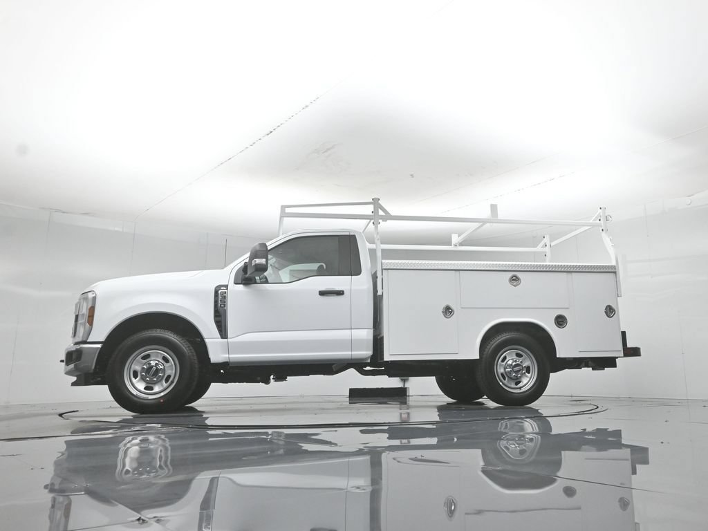 New 2026 Ford F350 XL w/ XL Chrome Package RWD image 53