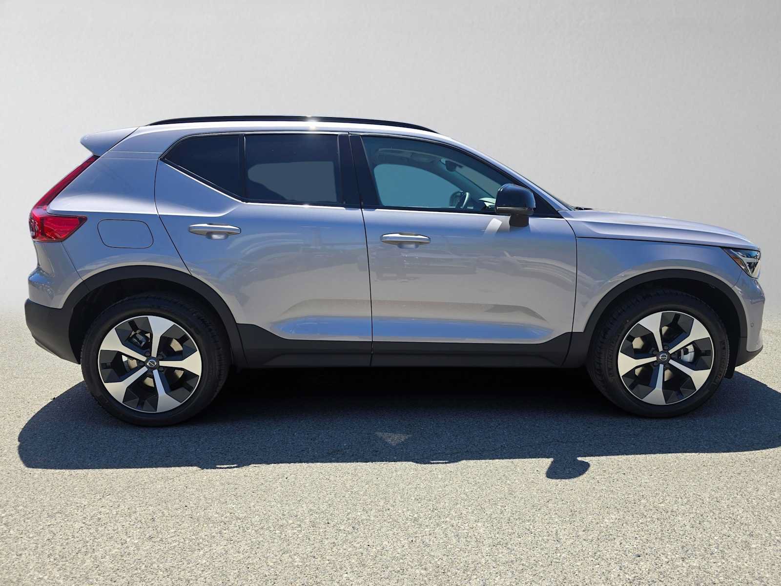 New 2026 Volvo XC40 B5 Plus w/ Protection Package Premier AWD/4WD image 2