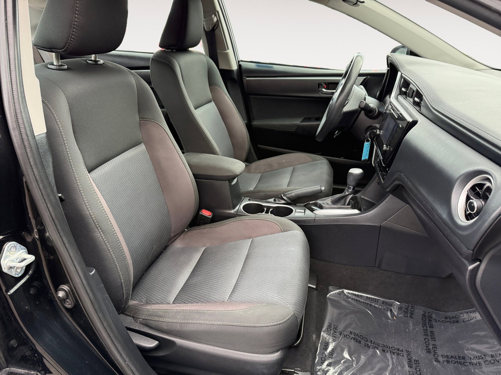 Used 2017 Toyota Corolla LE image 19