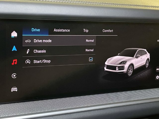 Certified 2025 Porsche Cayenne Coupe AWD/4WD image 32
