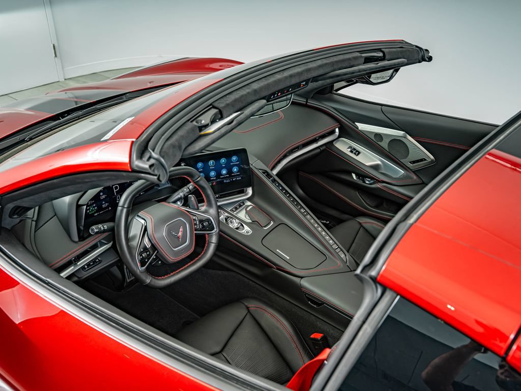 Used 2021 Chevrolet Corvette Stingray Premium Cpe w/ Z51 Performance Package RWD image 29