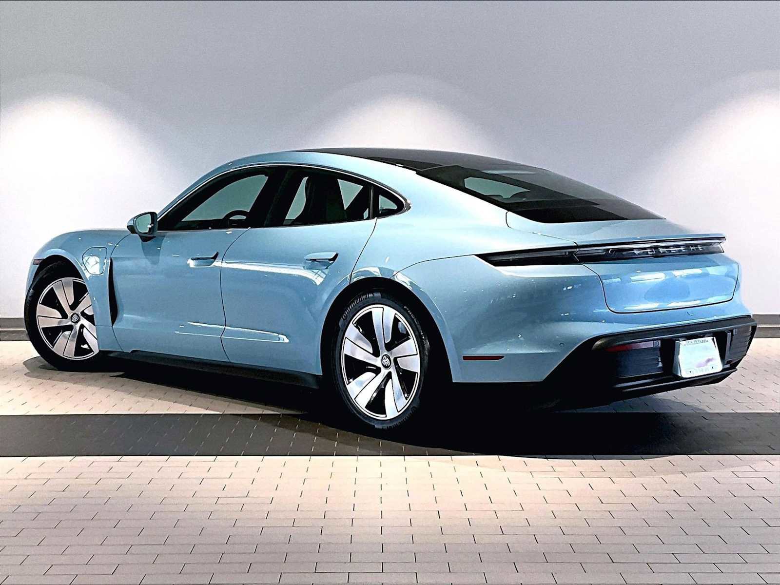 Used 2022 Porsche Taycan 4S image 3