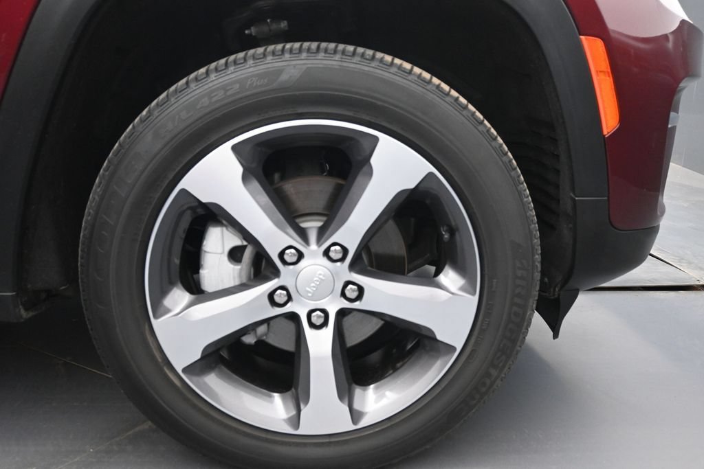 Used 2023 Jeep Grand Cherokee Limited AWD/4WD image 31