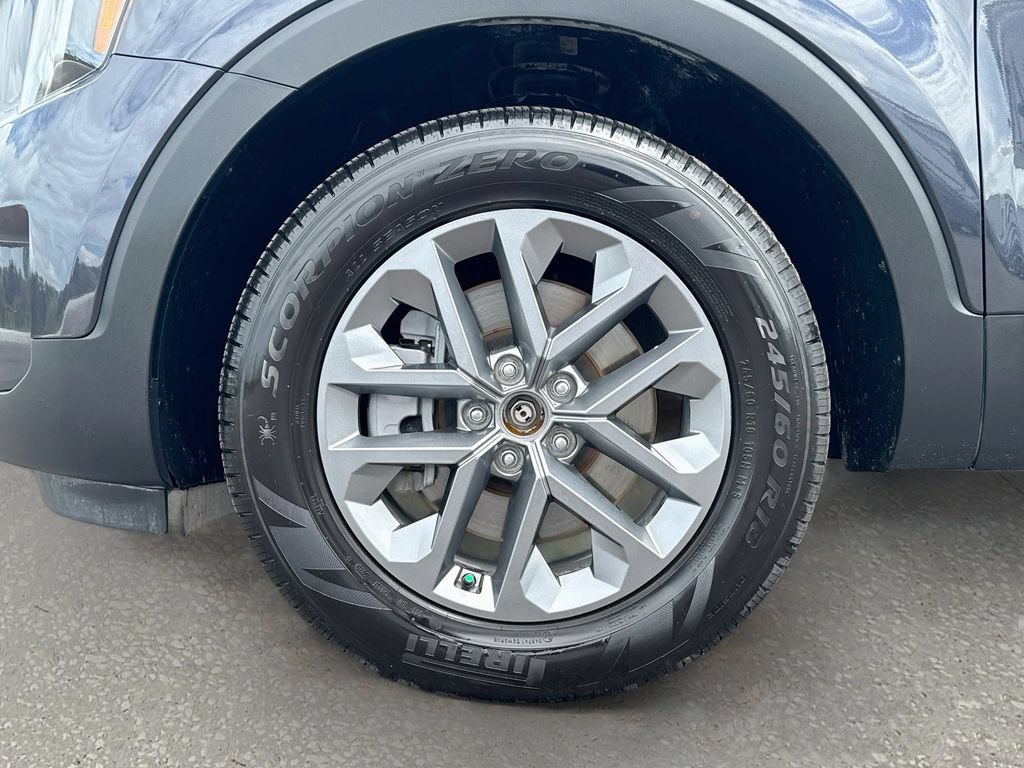 Used 2025 Kia Telluride LX FWD image 32