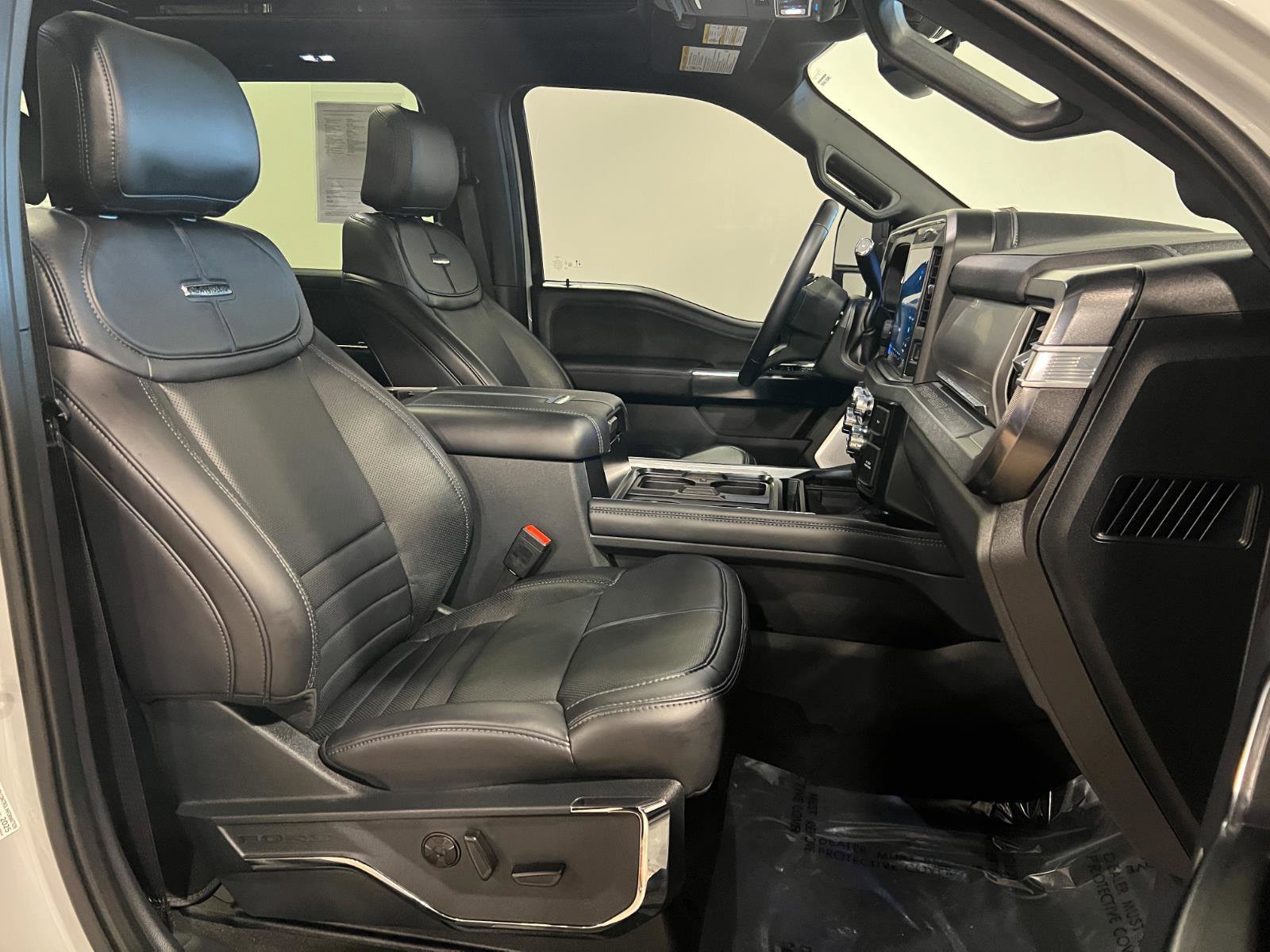 Used 2025 Ford F350 Platinum w/ FX4 Off-Road Package AWD/4WD image 36