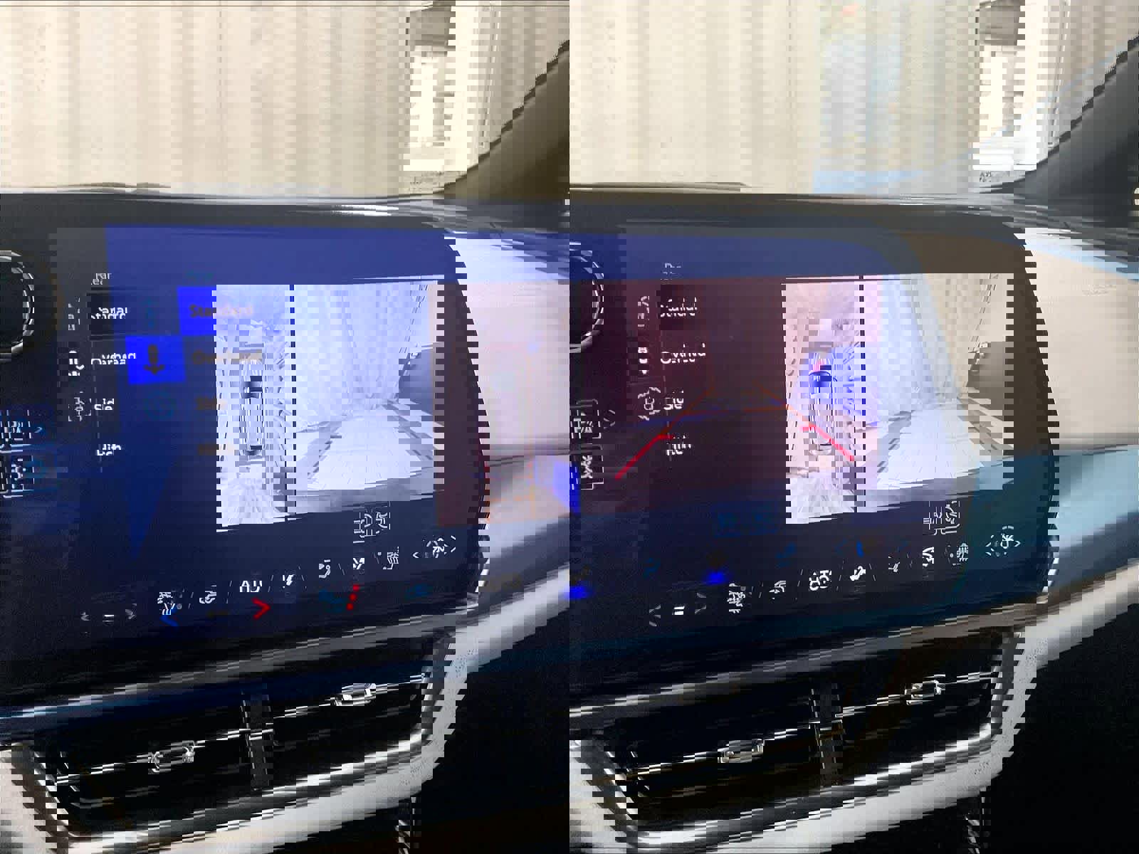 Used 2025 Chevrolet Equinox EV LT image 19