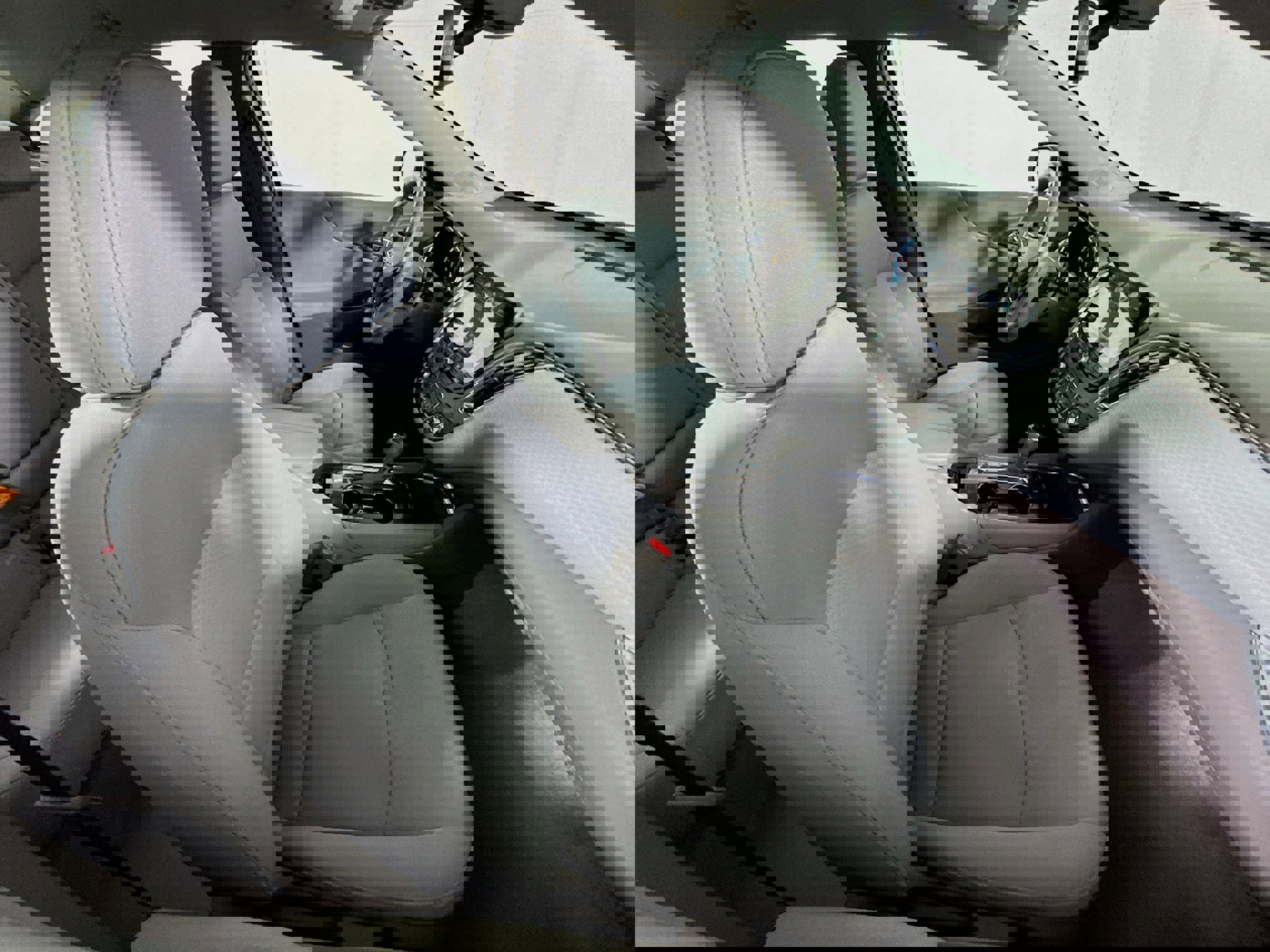 Used 2017 Chevrolet Malibu LT image 25