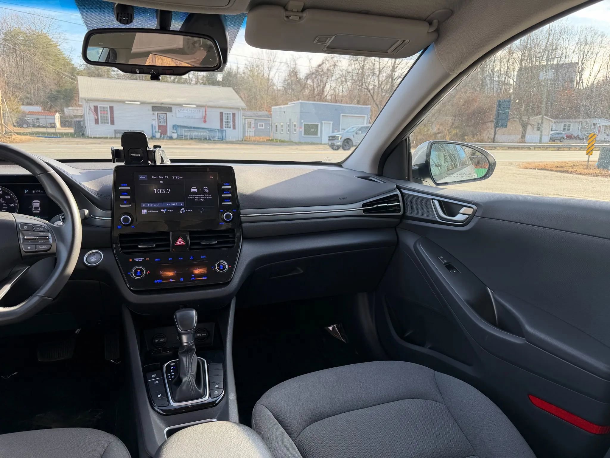 Used 2021 Hyundai Ioniq SE image 27