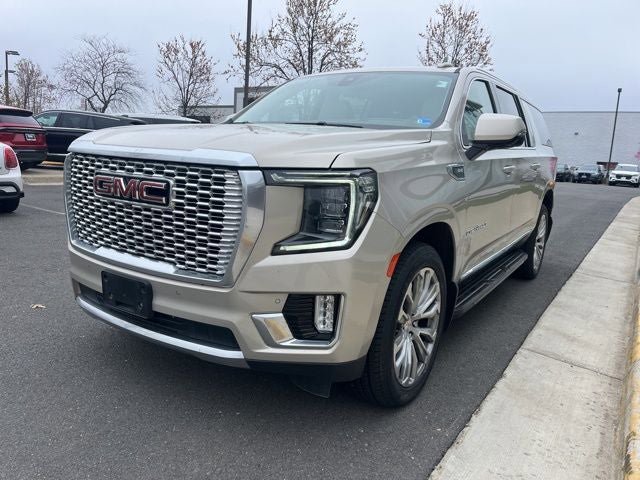 Used 2022 GMC Yukon XL Denali image 3