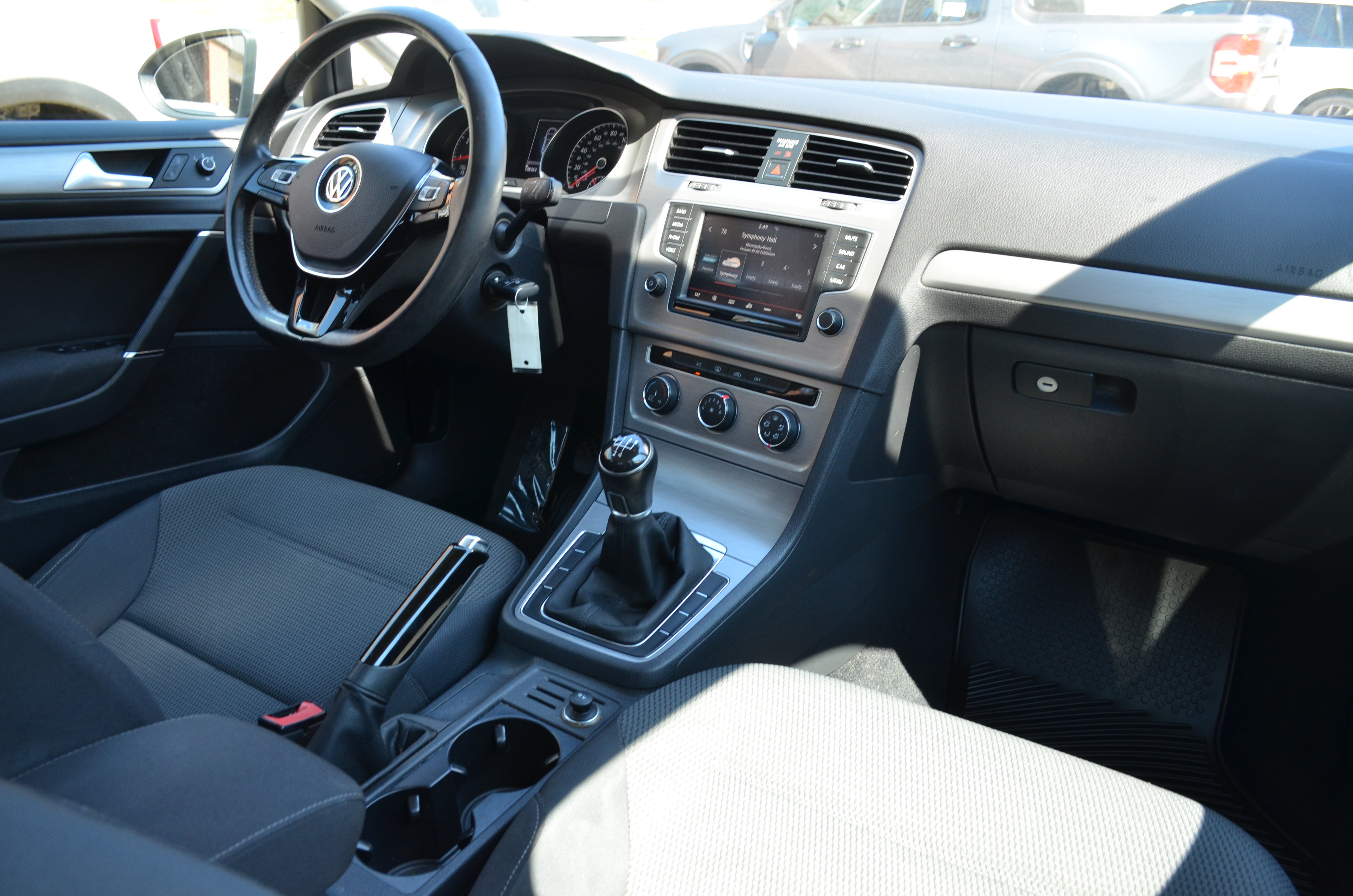 Used 2016 Volkswagen Golf S FWD image 20