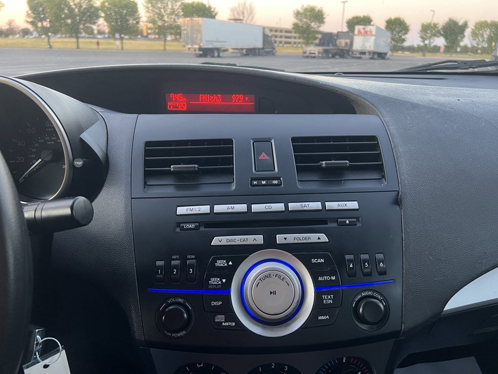 Used 2010 MAZDA MAZDA3 i Touring image 18