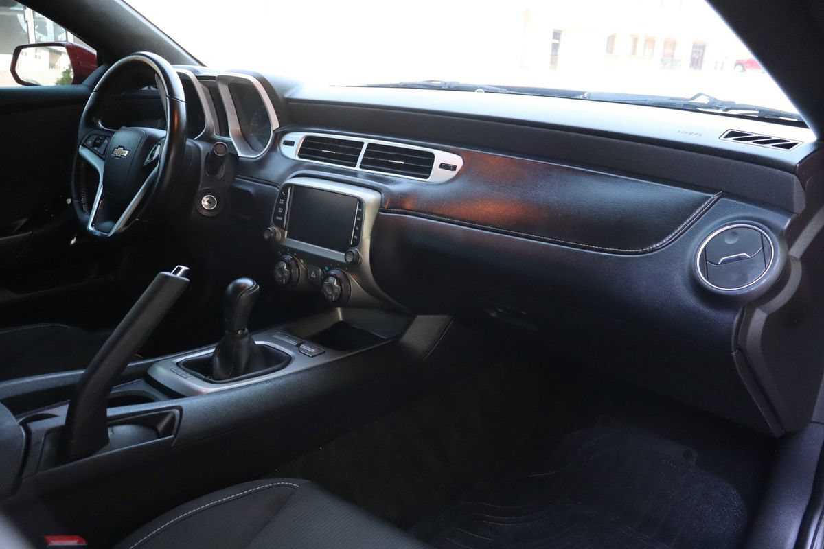 Used 2014 Chevrolet Camaro LT RWD image 16