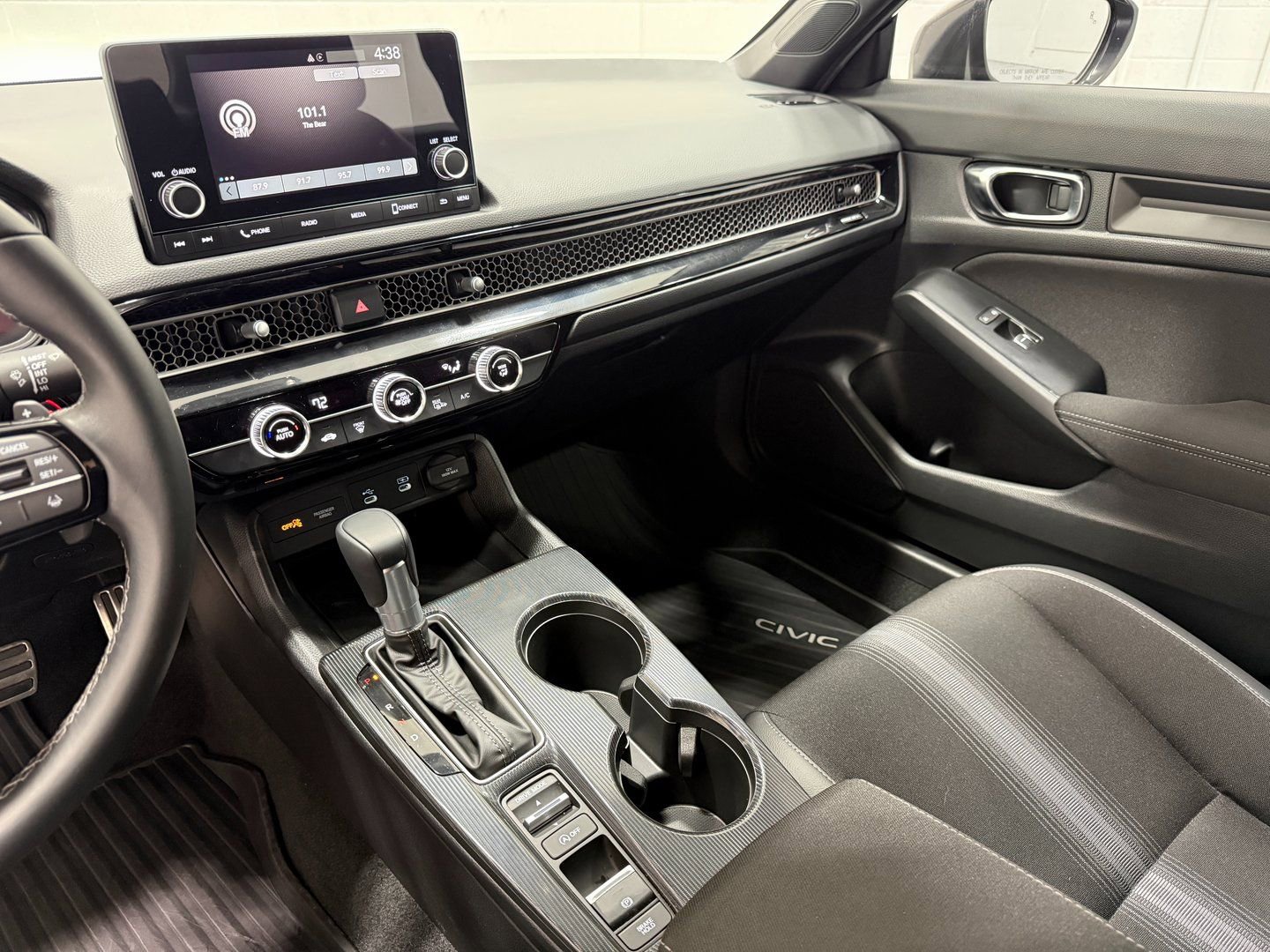 Used 2025 Honda Civic Sport image 12