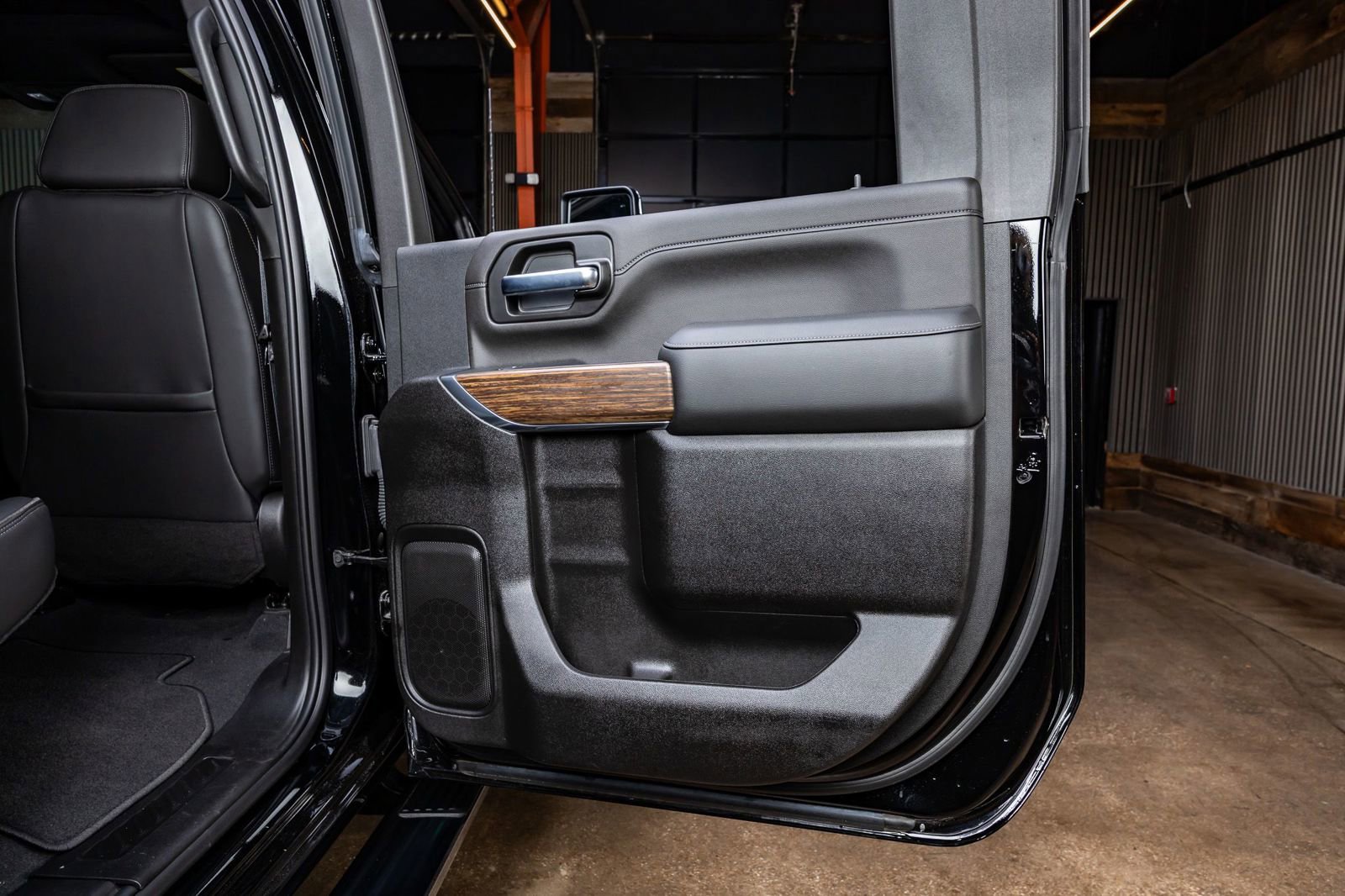 Used 2023 Chevrolet Silverado 3500 High Country w/ Z71 Off-Road Package image 38