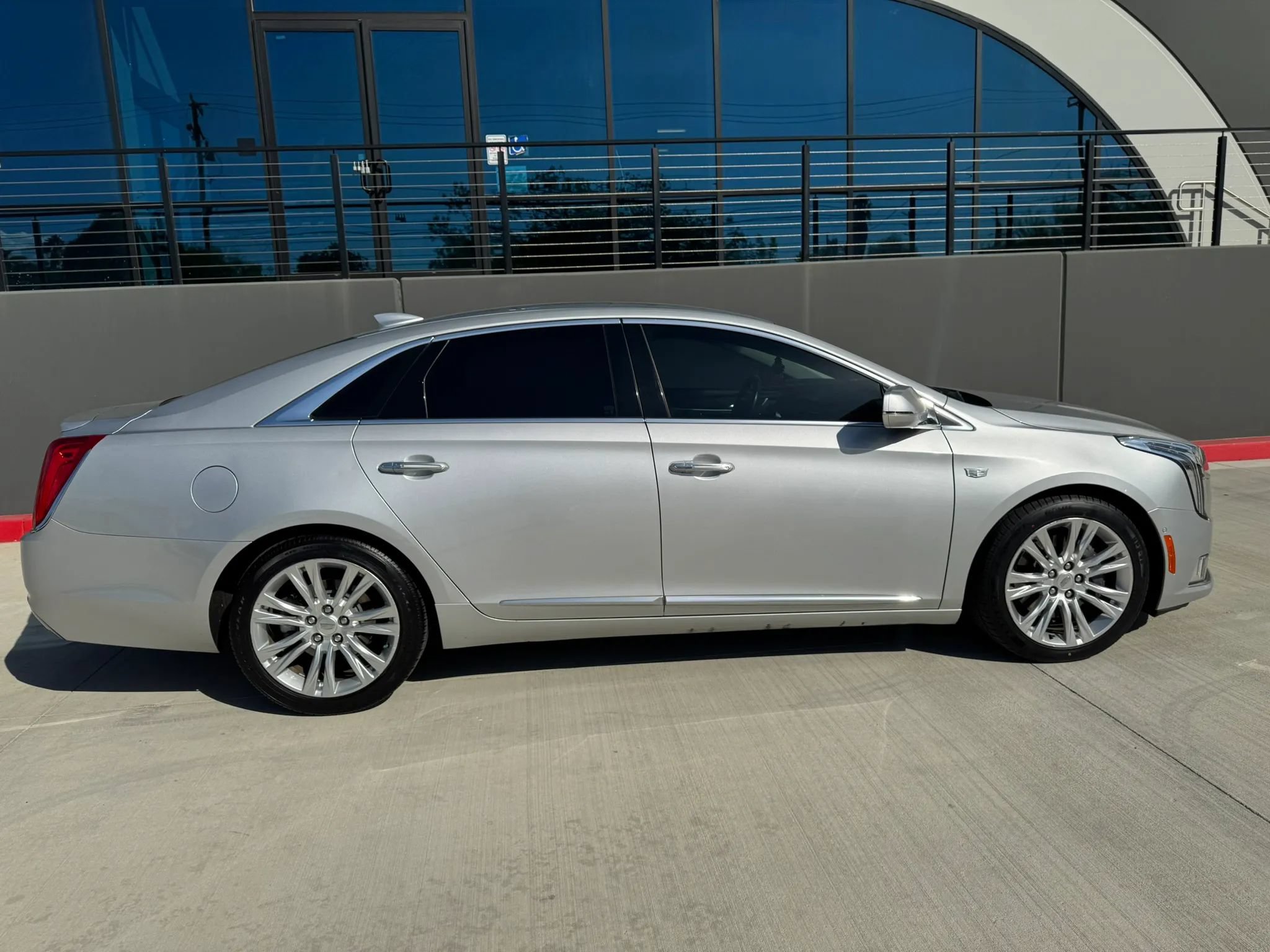 Used 2018 Cadillac XTS Luxury FWD image 17