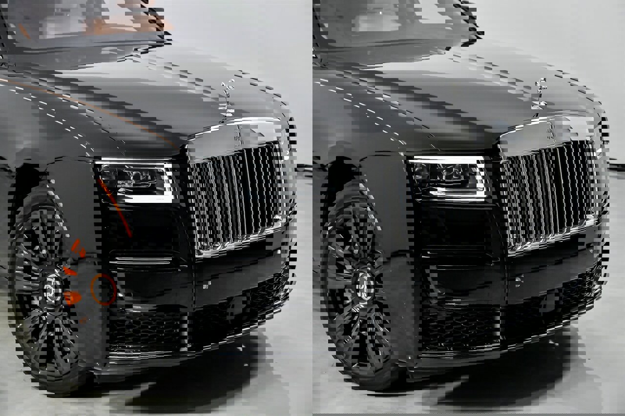 Used 2022 Rolls-Royce Ghost image 3