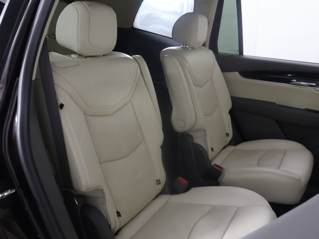 Used 2020 Cadillac XT6 Premium Luxury AWD/4WD image 28