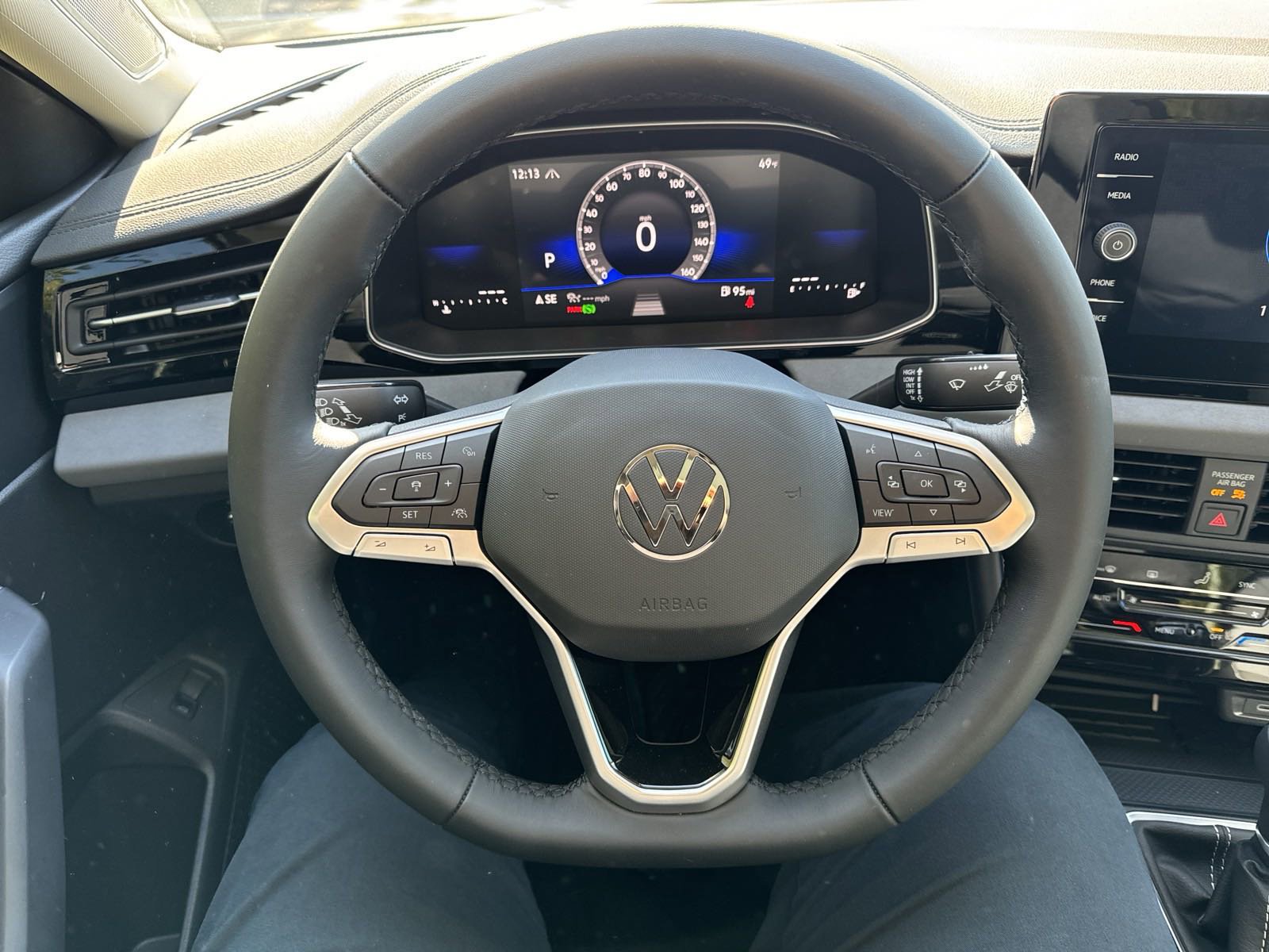 New 2026 Volkswagen Jetta SE FWD image 9