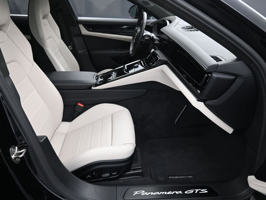 Certified 2026 Porsche Panamera GTS image 30