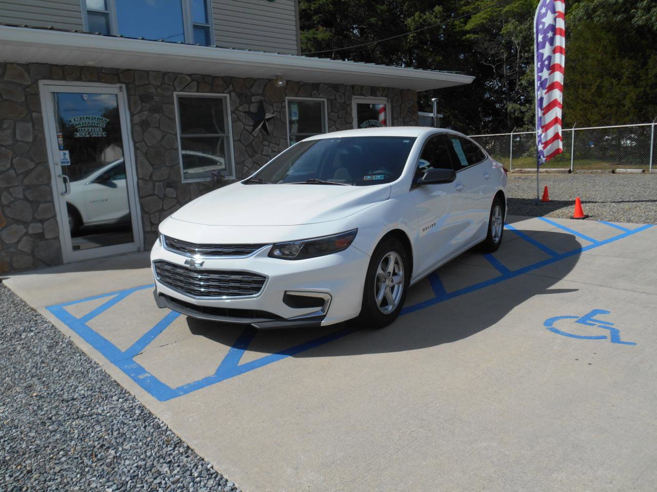 Used 2017 Chevrolet Malibu LS FWD image 1