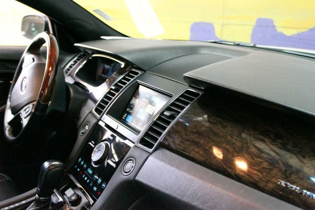 Used 2018 Ford Taurus Limited AWD/4WD image 10