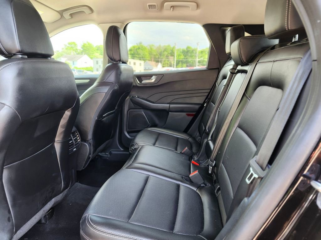 Used 2022 Ford Escape SEL AWD/4WD image 16
