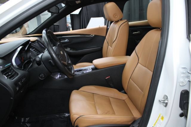 Used 2016 Chevrolet Impala LTZ w/ Enhanced Convenience Package FWD image 11
