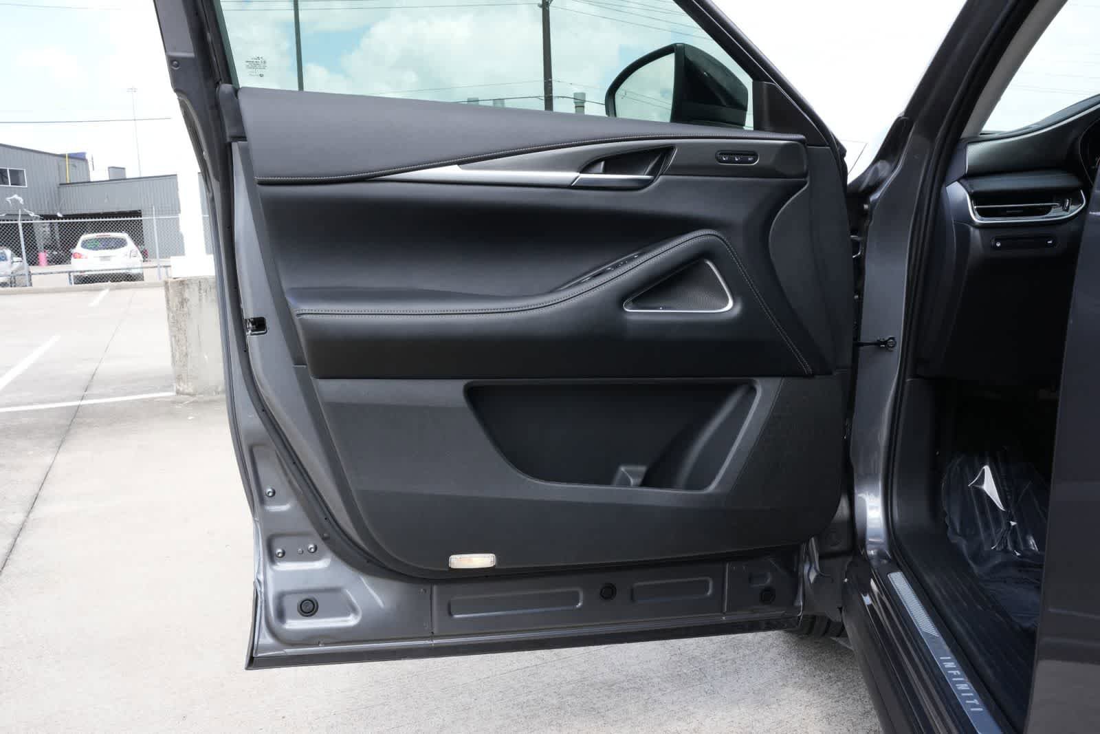 Certified 2025 INFINITI QX60 Luxe w/ Cargo Package image 19