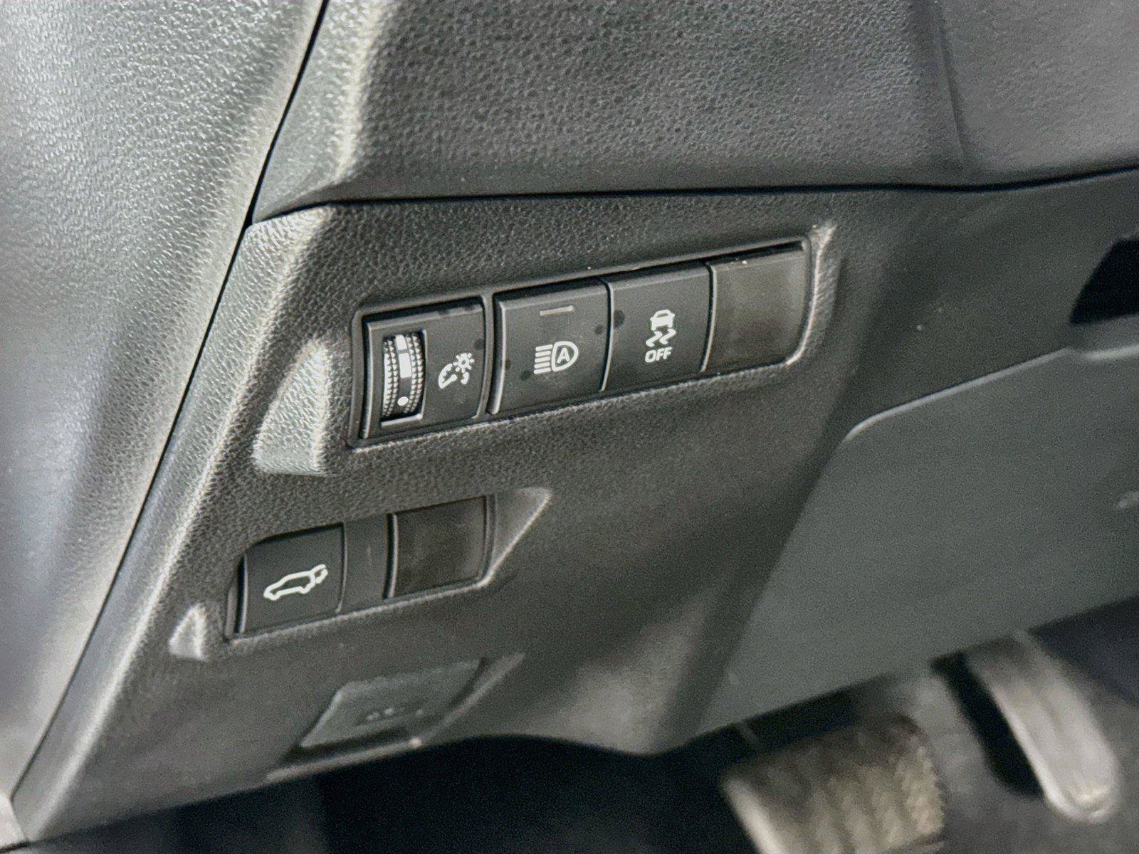 Used 2026 Toyota Corolla Cross XLE w/ Convenience Package FWD image 16