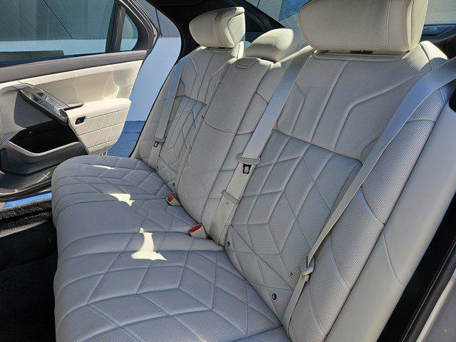 New 2025 BMW i7 eDrive50 image 13