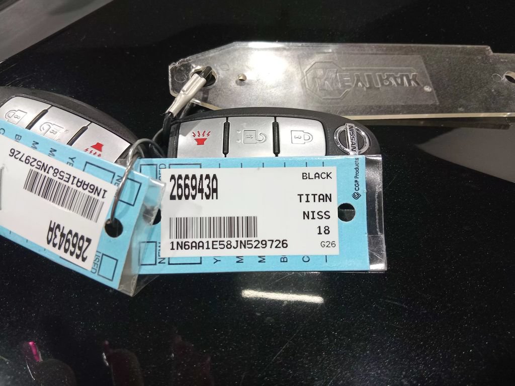 Used 2018 Nissan Titan SV w/ SV Convenience Package AWD/4WD image 24