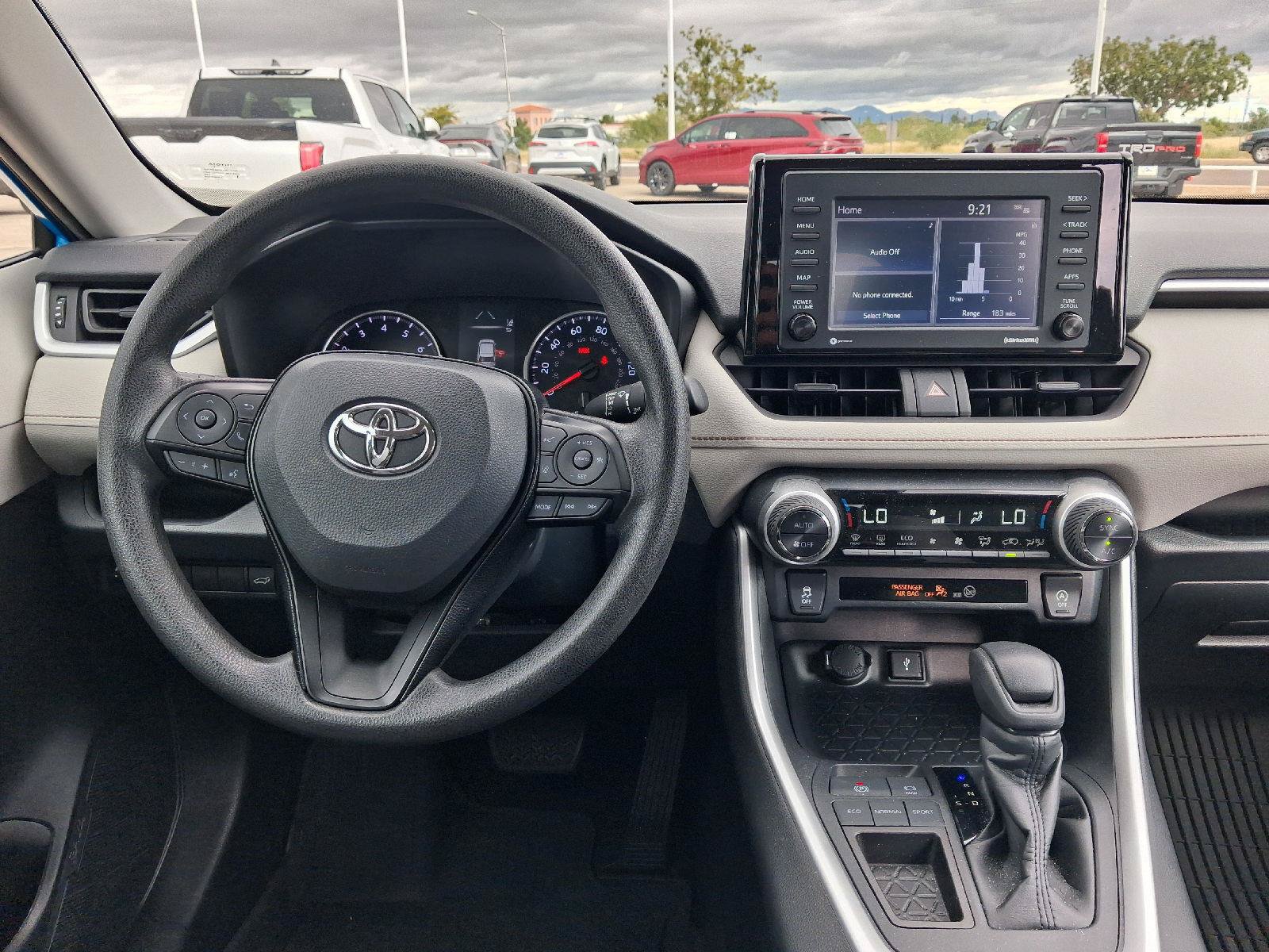 Used 2020 Toyota RAV4 XLE w/ Convenience Package FWD image 25