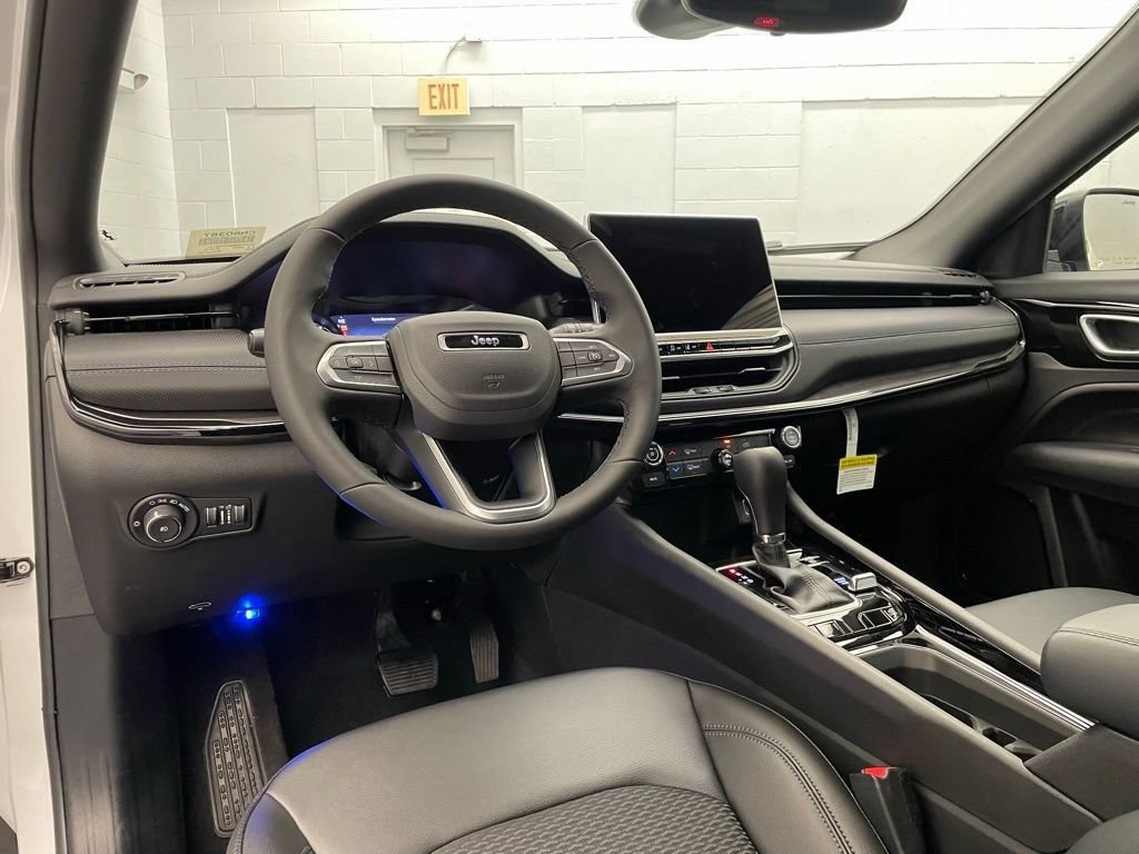 New 2026 Jeep Compass Latitude AWD/4WD image 9