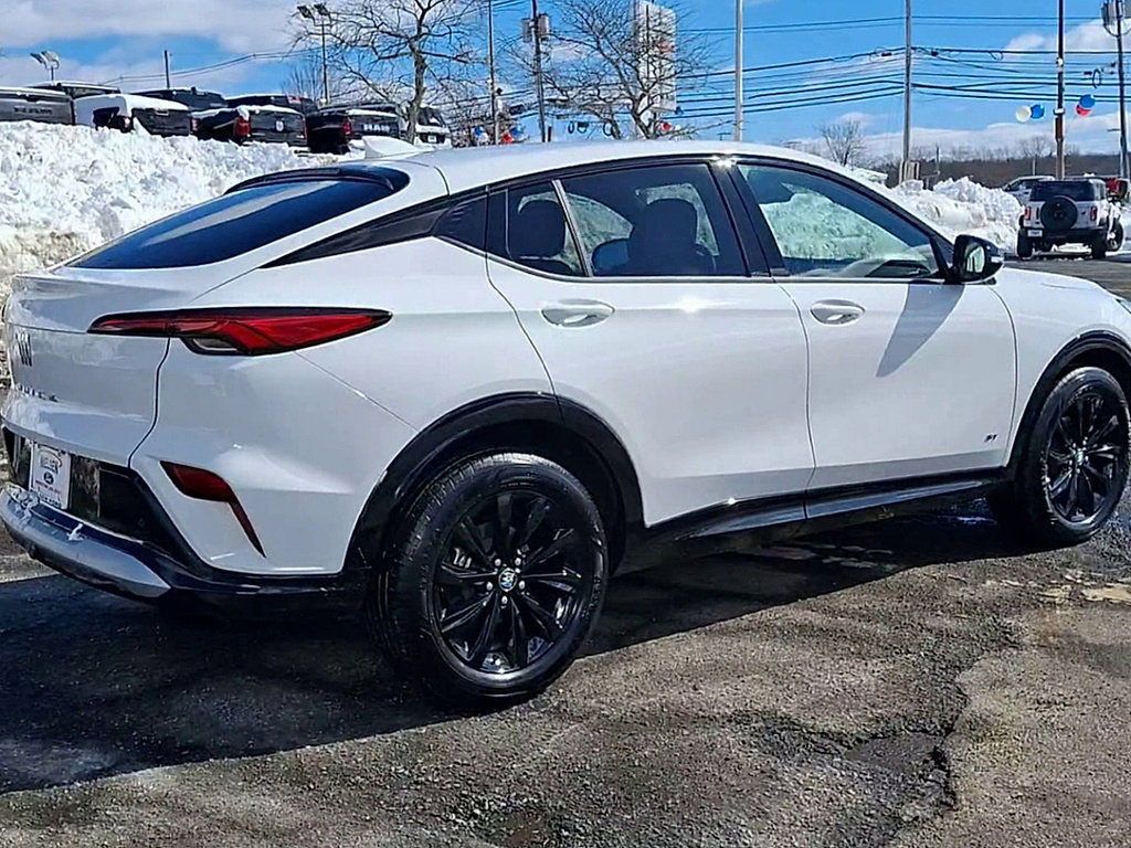 Used 2025 Buick Envista Sport Touring w/ Convenience II Package image 8