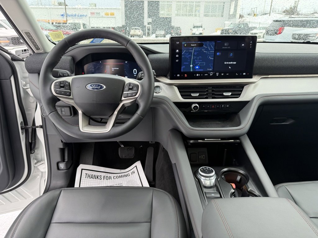 Used 2025 Ford Explorer Active w/ Active Comfort Package image 2