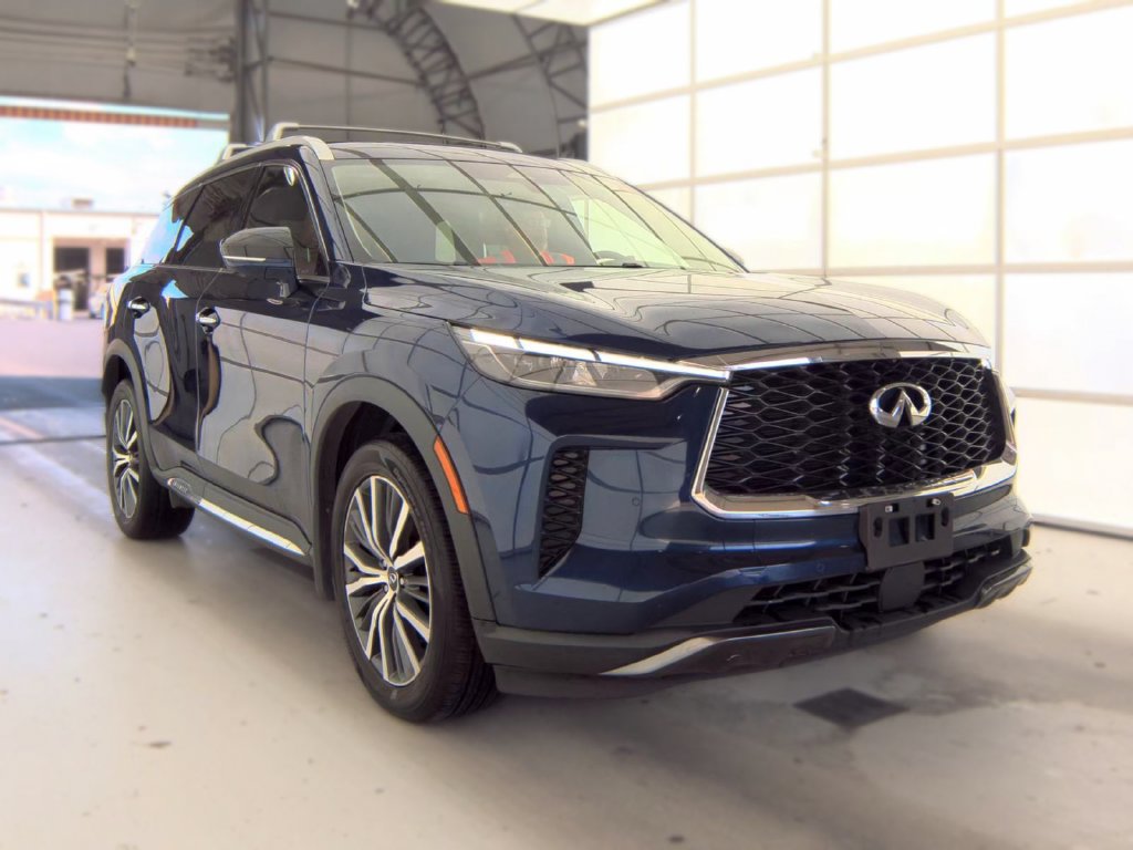 Used 2023 INFINITI QX60 Sensory w/ Cargo Package AWD/4WD image 3