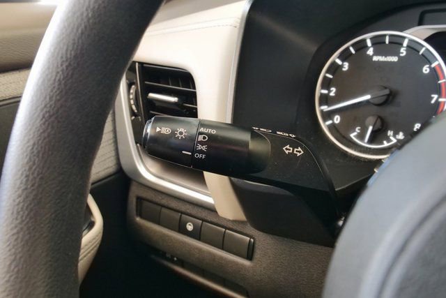 Used 2021 Nissan Rogue SV image 25