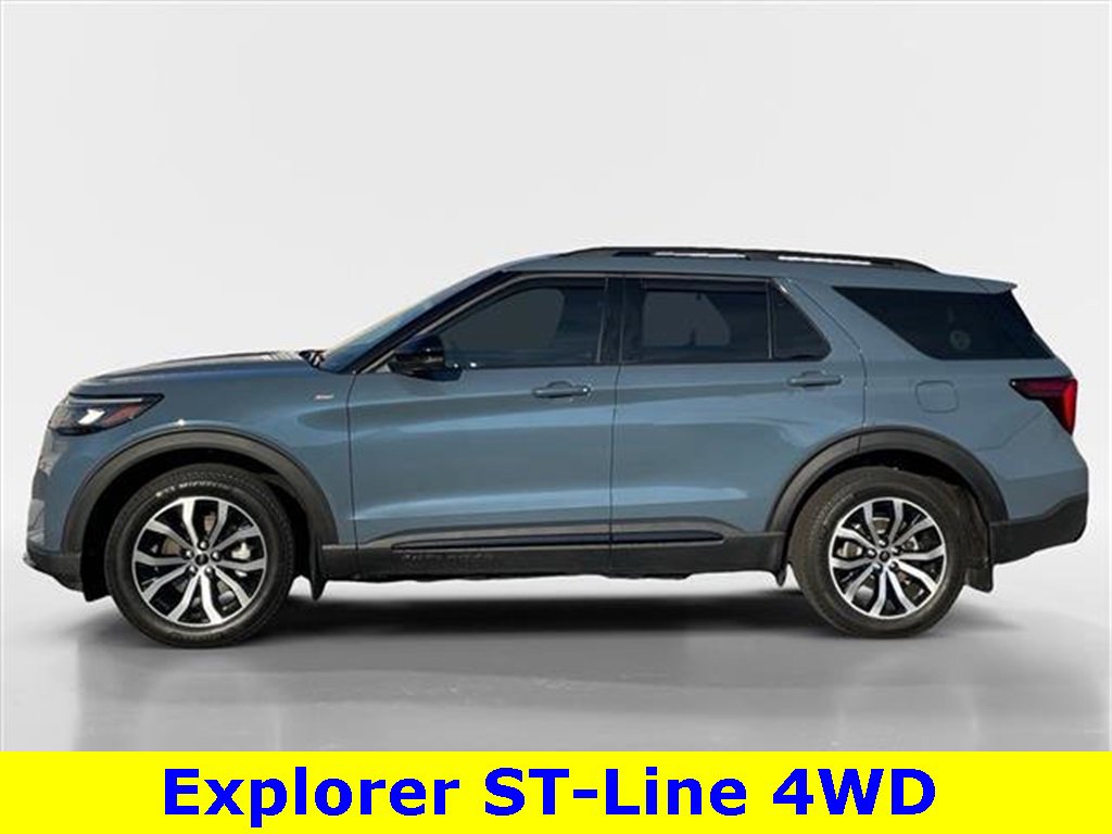 Certified 2025 Ford Explorer ST-Line image 3
