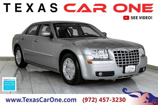 Used 2006 Chrysler 300 Touring RWD image 1