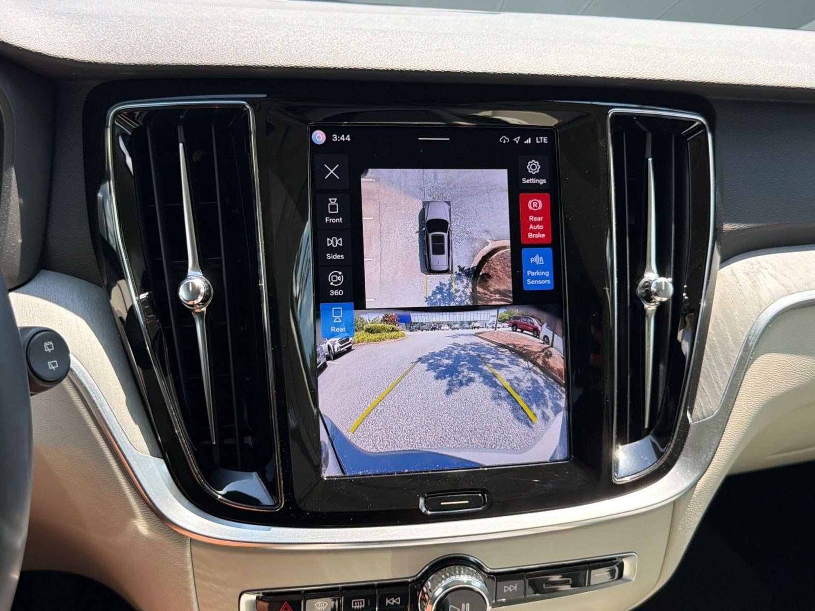 Certified 2025 Volvo V60 B5 Cross Country Plus AWD/4WD image 18