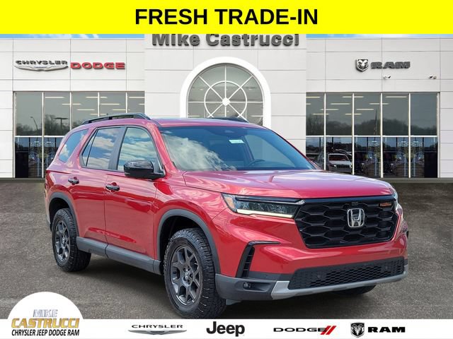 Used 2025 Honda Pilot TrailSport image 1