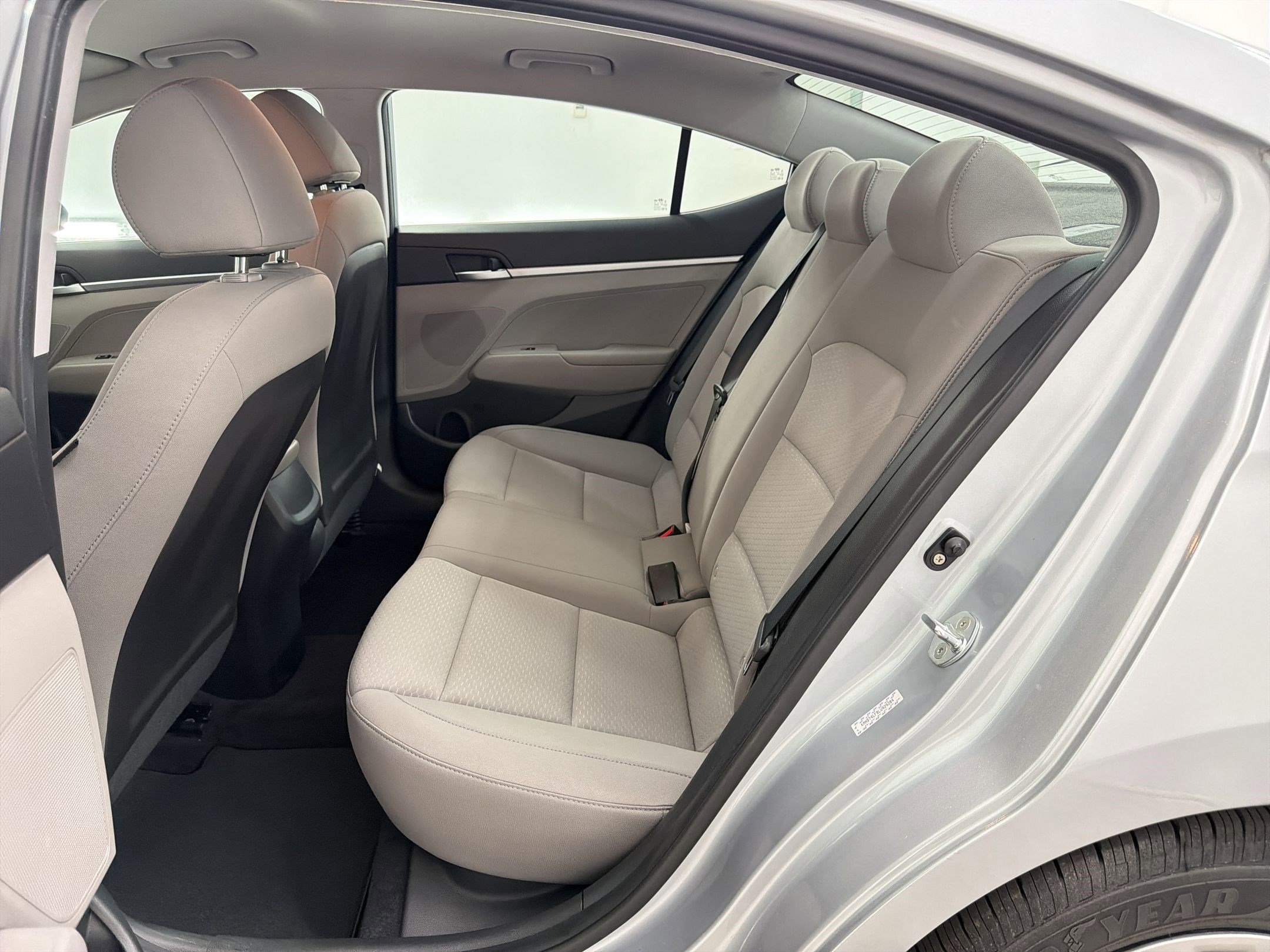 Used 2020 Hyundai Elantra SE w/ Cargo Package (C1) image 13