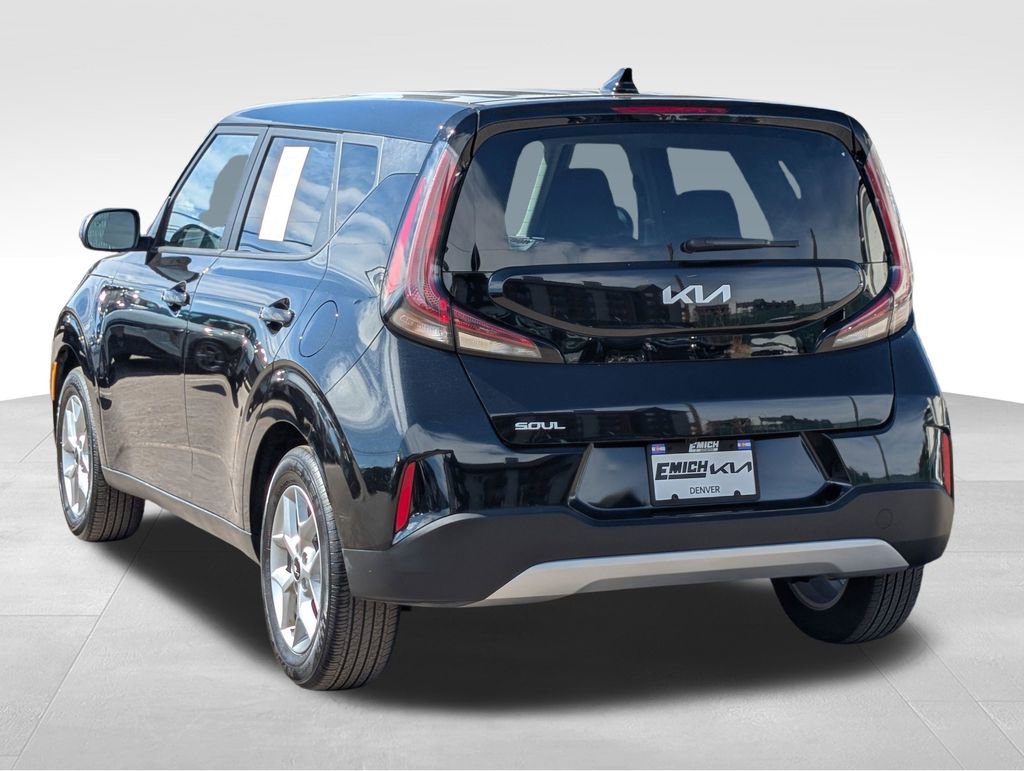 Certified 2025 Kia Soul LX image 3