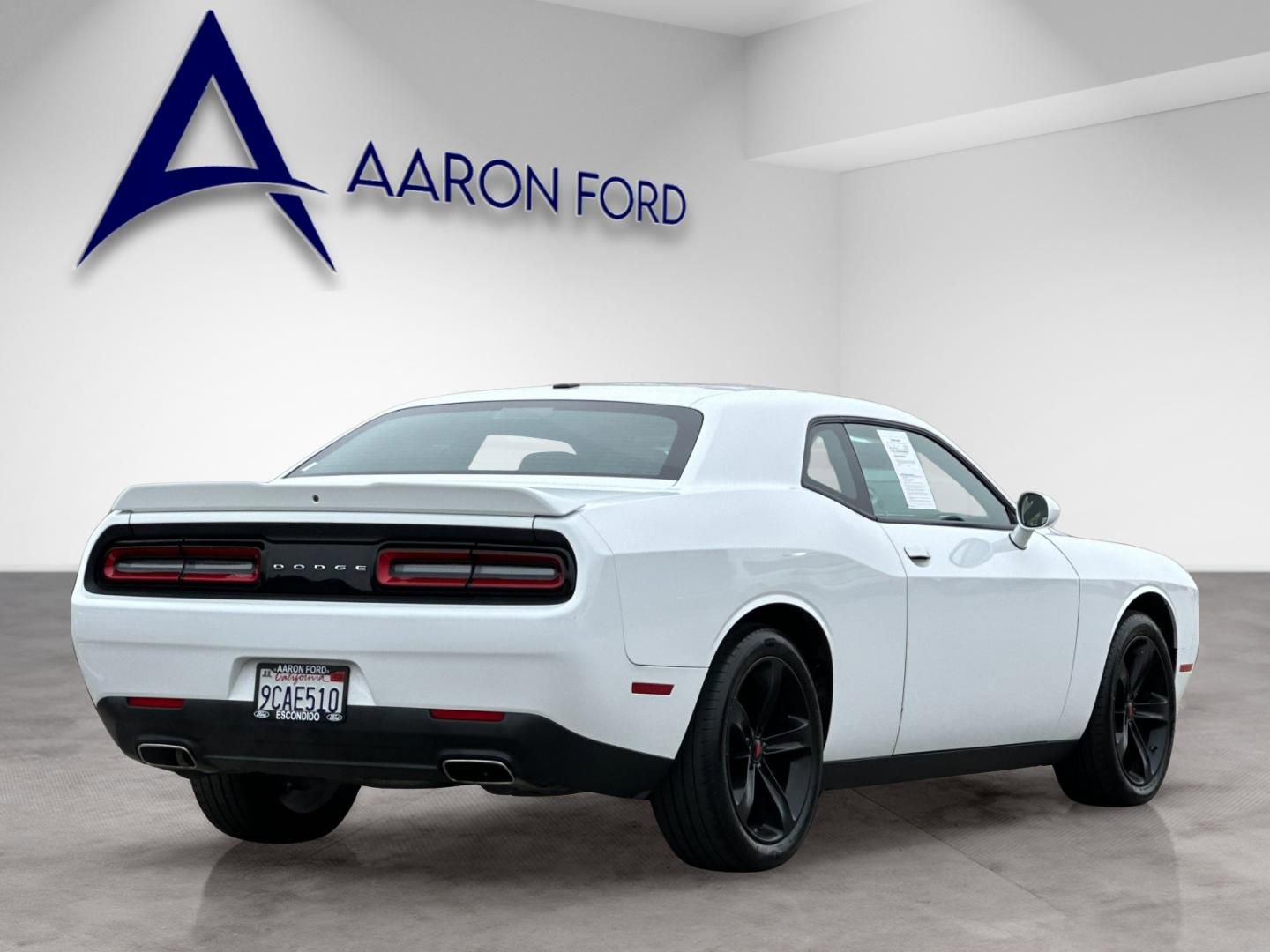 Used 2022 Dodge Challenger SXT RWD image 6