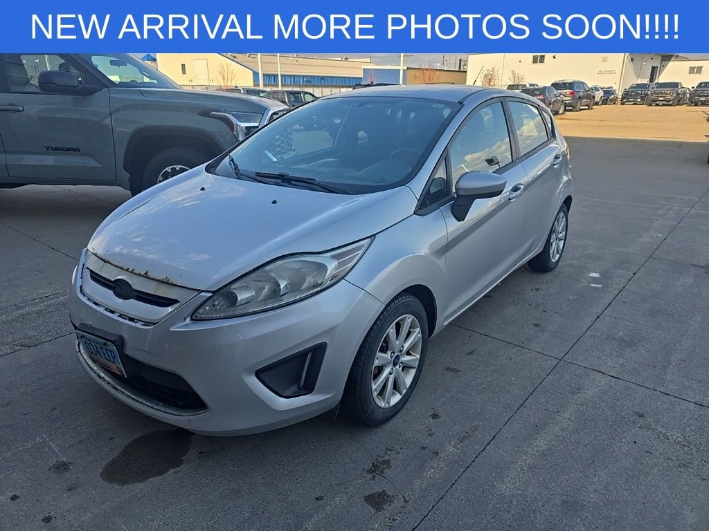 Used 2012 Ford Fiesta SE FWD image 2