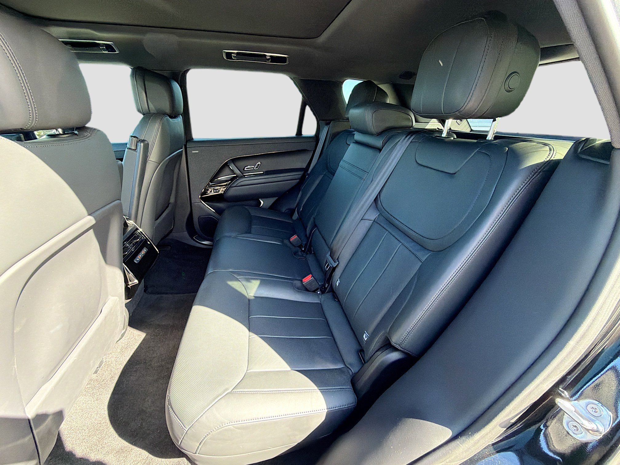 Used 2024 Land Rover Range Rover Sport SE image 22