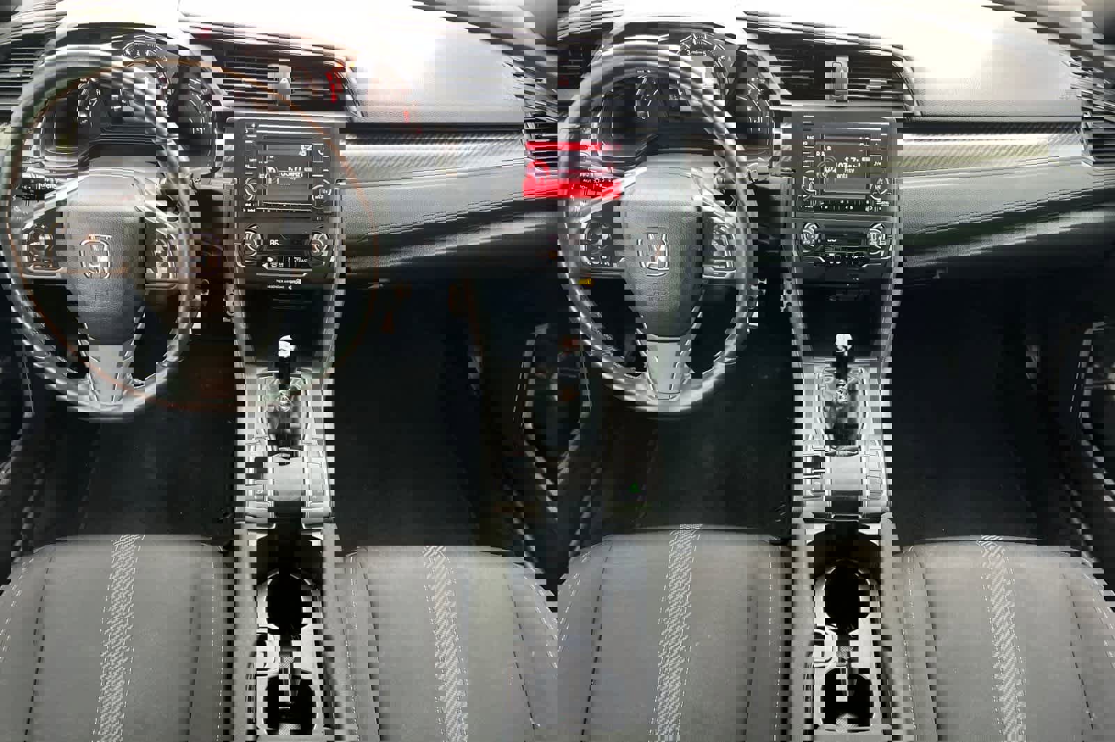 Used 2018 Honda Civic Sport image 4