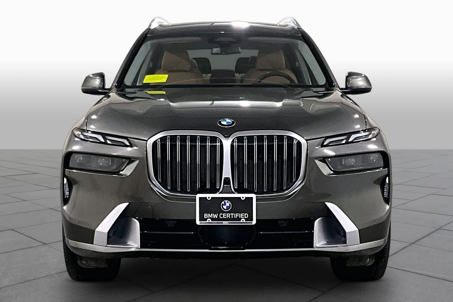 Used 2025 BMW X7 xDrive40i w/ Premium Package AWD/4WD image 3