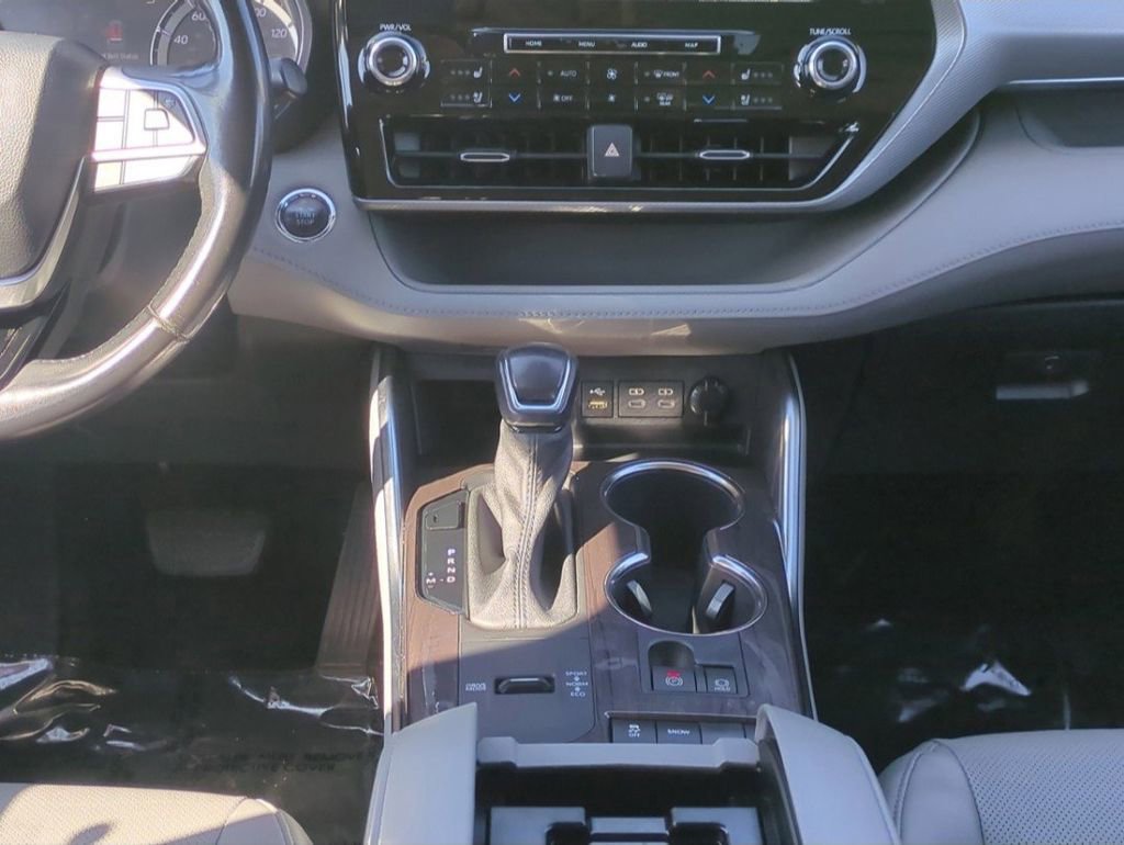 Used 2022 Toyota Highlander Platinum image 21