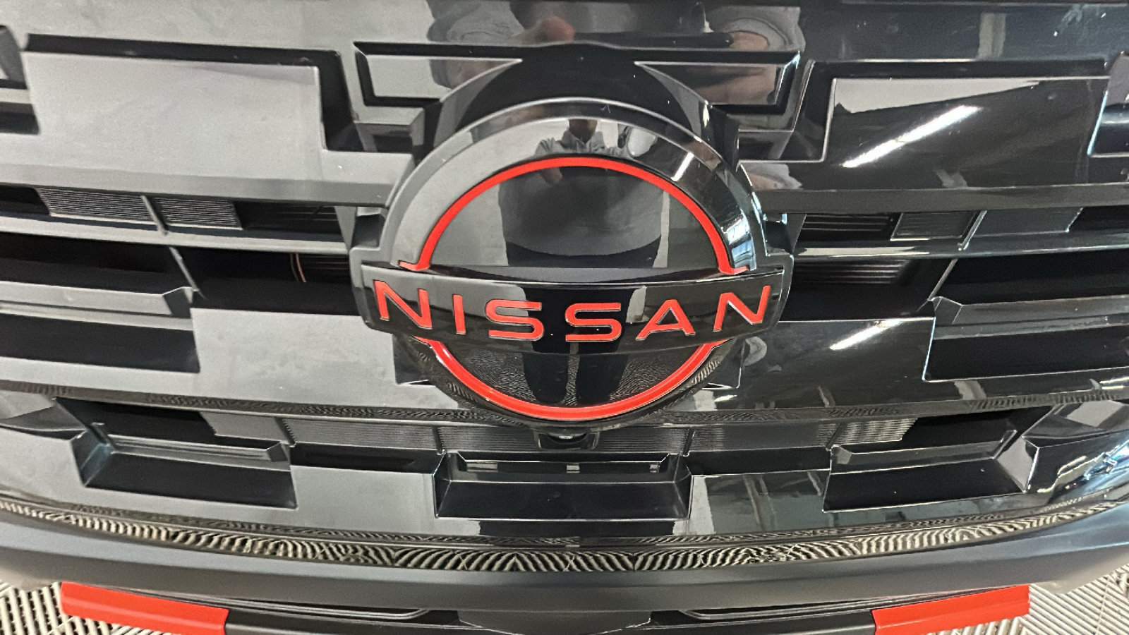 Used 2025 Nissan Rogue SV AWD/4WD image 10